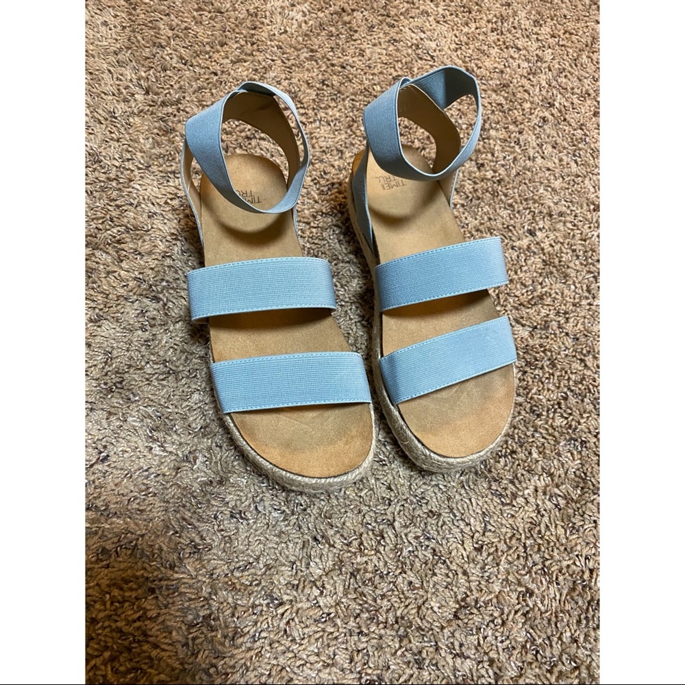 NWOT Time and Tru sandals